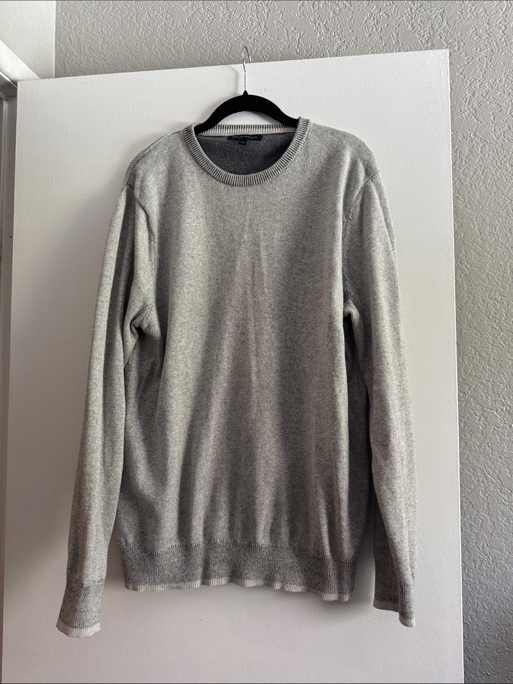 Banana Republic Men's Crewneck Sweater - Light Gray